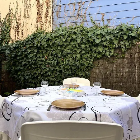 Appartement Agreable Proche De Port Olonna - 4 Pers *