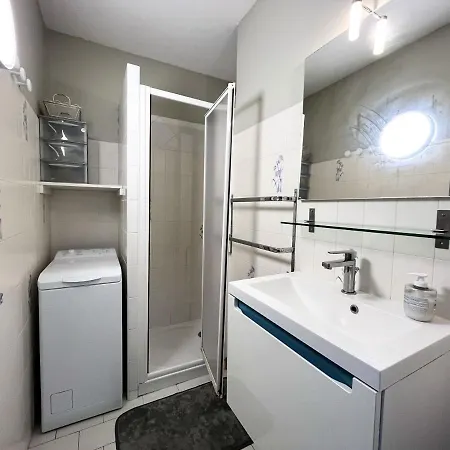 Agreable Proche De Port Olonna - 4 Pers