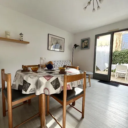 Agreable Proche De Port Olonna - 4 Pers